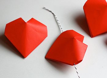 Πώς να φτιάξετε μια καρδιά από χαρτί;